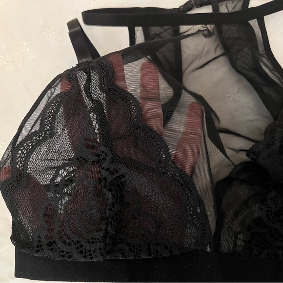 Bluebella Astrid Lace High neck Bralette size Small - Picture 3 of 8